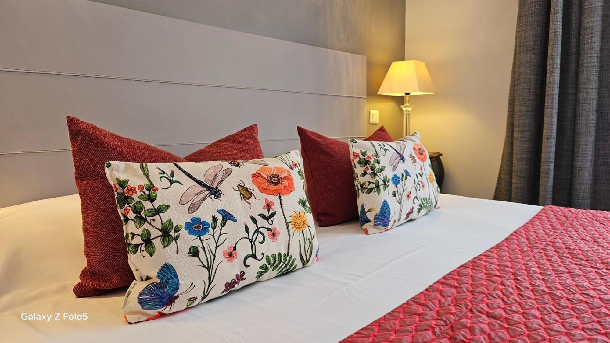 Brit Hotel Acacias Arles Dış mekan fotoğraf