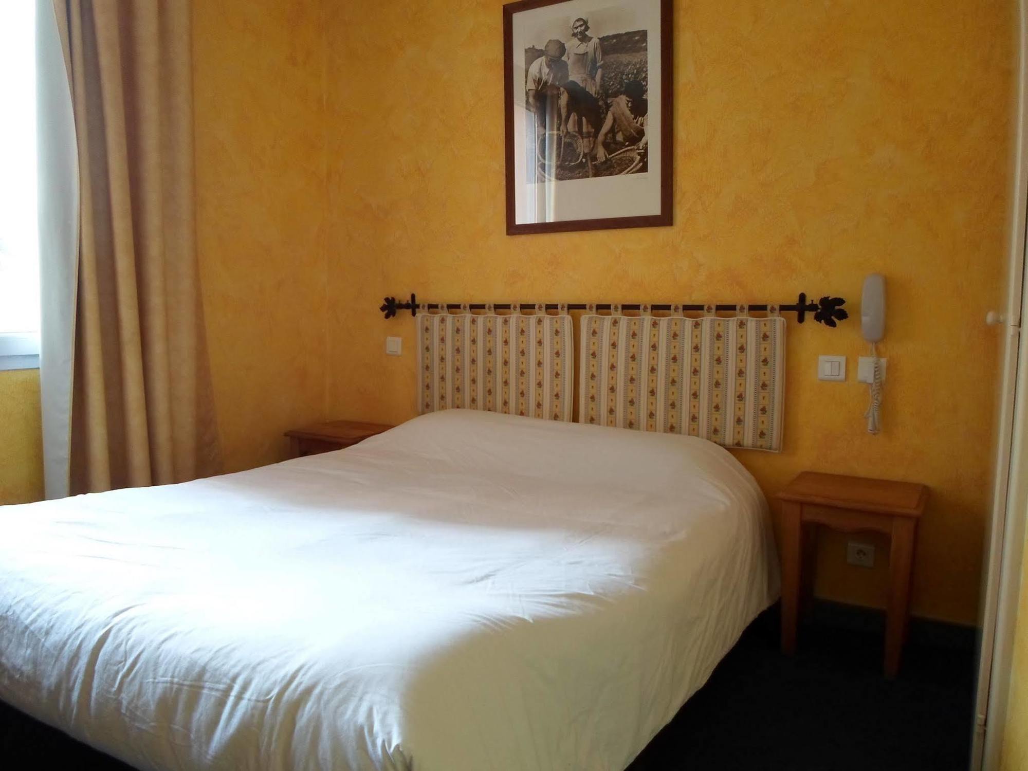 Brit Hotel Acacias Arles Dış mekan fotoğraf